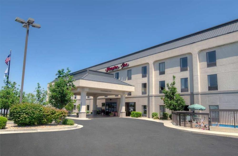 Hampton Inn Сент-Роберт Екстер'єр фото