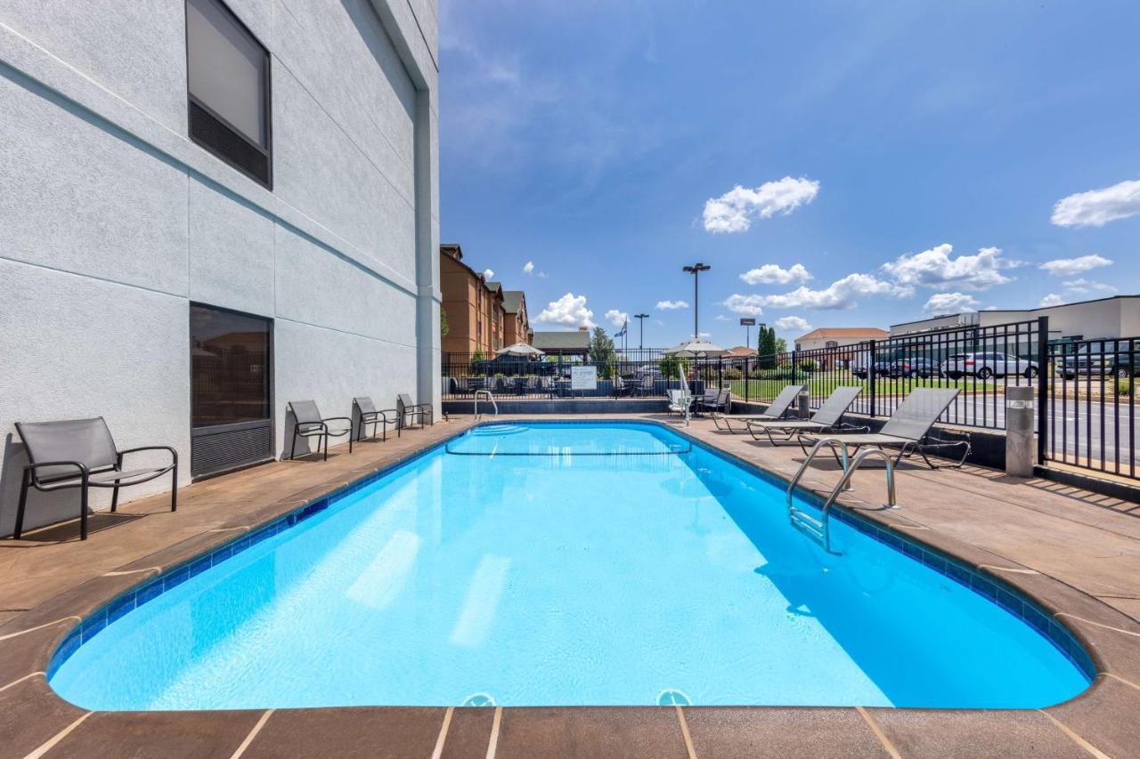 Hampton Inn Сент-Роберт Екстер'єр фото